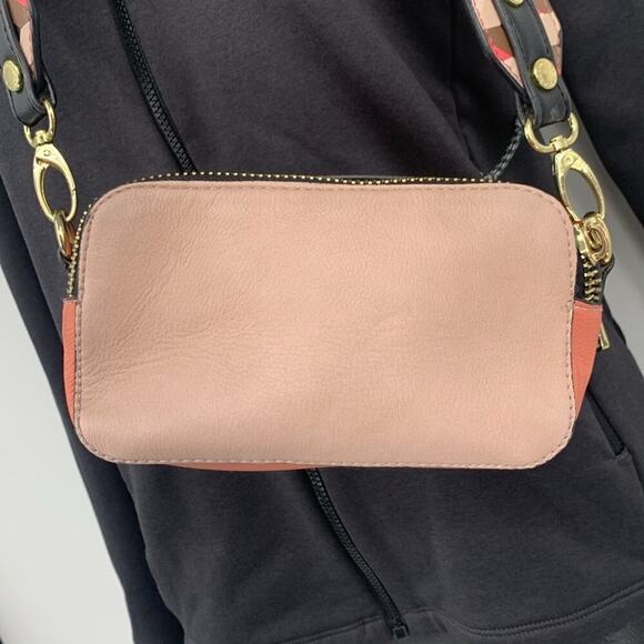 Steve Madden Pink Colorblock Crossbody Camera Bag with Detachable Strap - Picture 3 of 13